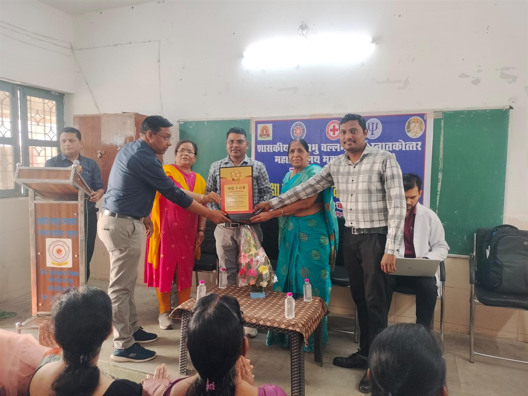 प्राचार्य प्रो करुणा दुबे मैम के मार्गदर्शन में मानसिक स्वास्थ्य : कक्षा से कार्यस्थल तक तनाव से निपटना एक दिवसीय कार्यशाला सम्पन्न
