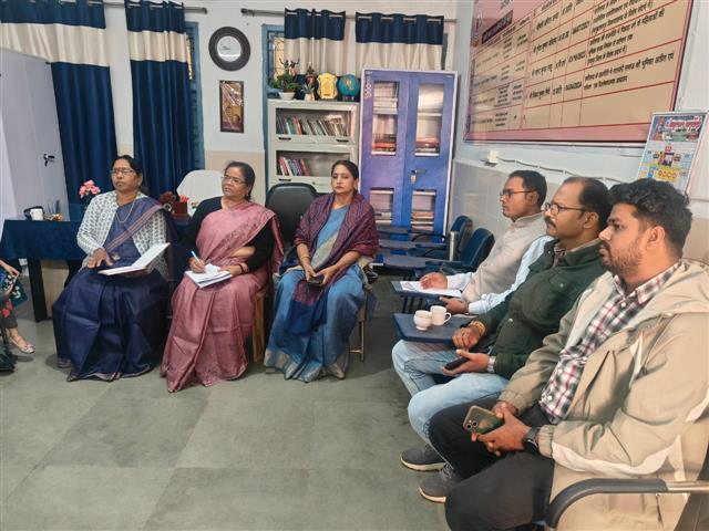 तृतीय शोध पत्र प्रकाशन हेतु विषय पर विस्तार से चर्चा जिस पर सभी सम्माननीय संपादक मंडल के सदस्य एवं सलाहकार तथा परामर्श मंडल के सदस्य उपस्थित थे।